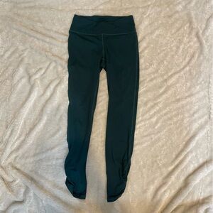 Gilly hicks by Hollister olive green leggings size small